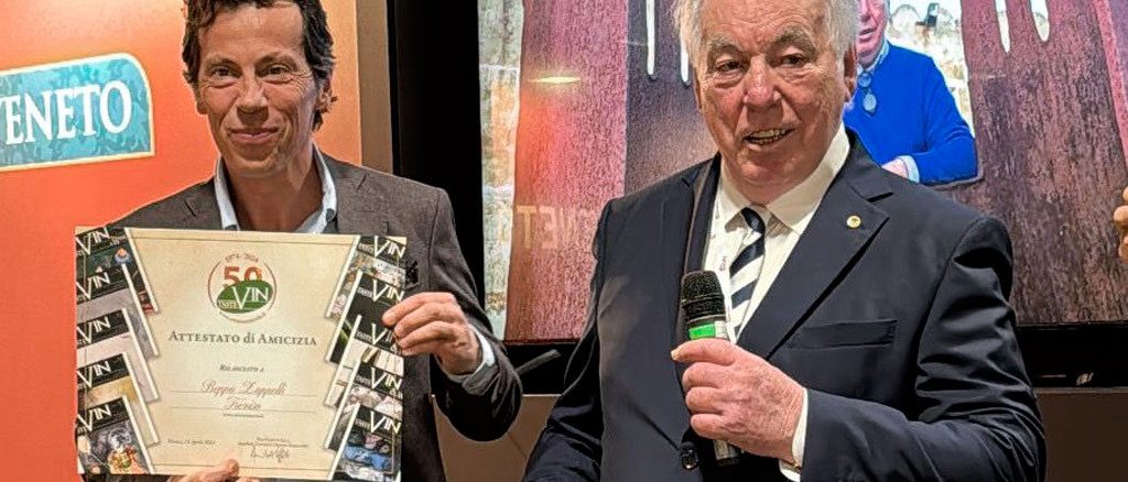 Gigi Zoppelli con Annibale Toffolo al Vinitaly di Verona per il 50esimo della rivista TasteVin
