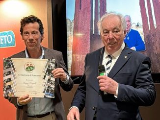 Gigi Zoppelli con Annibale Toffolo al Vinitaly di Verona per il 50esimo della rivista TasteVin